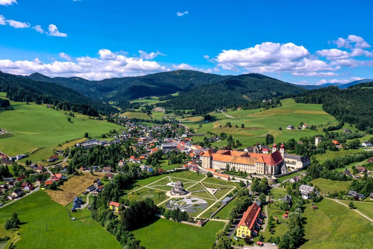 Ferienwohnung Stiftsgartenblick Sankt Lambrecht Luaran gambar